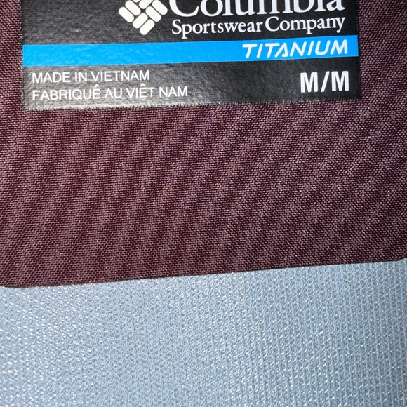 Columbia Titanium Women’s Waterproof Shell Jacket – Size M – NWT ($300 MSRP) - Picture 4 of 8